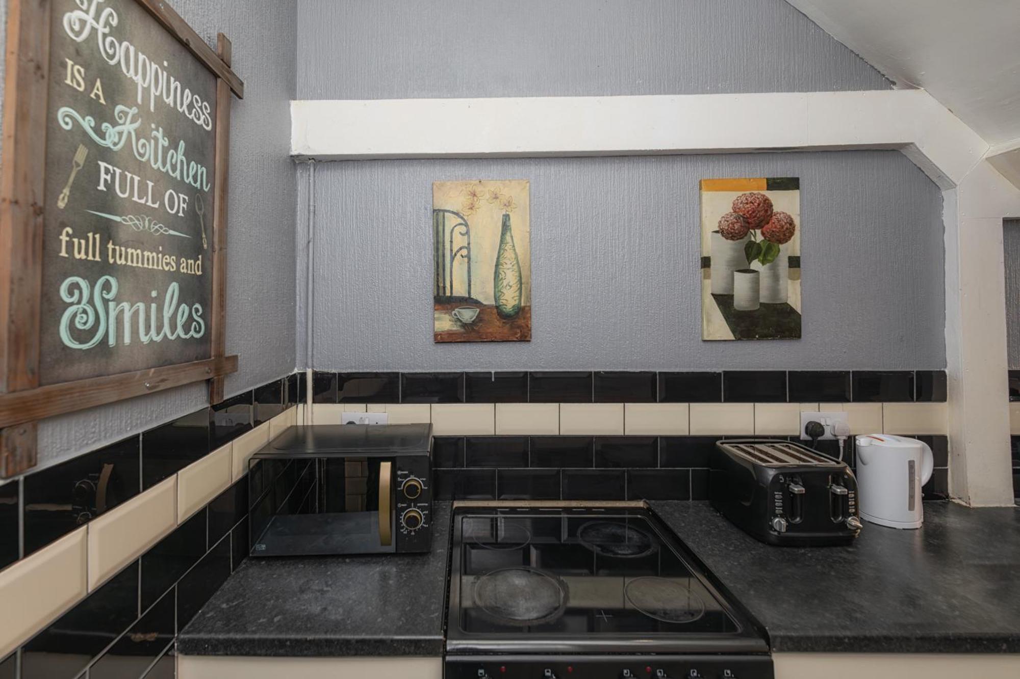 Newcastle City Centre Super Spacious Town House Free Parking And Wi-Fi Exterior photo