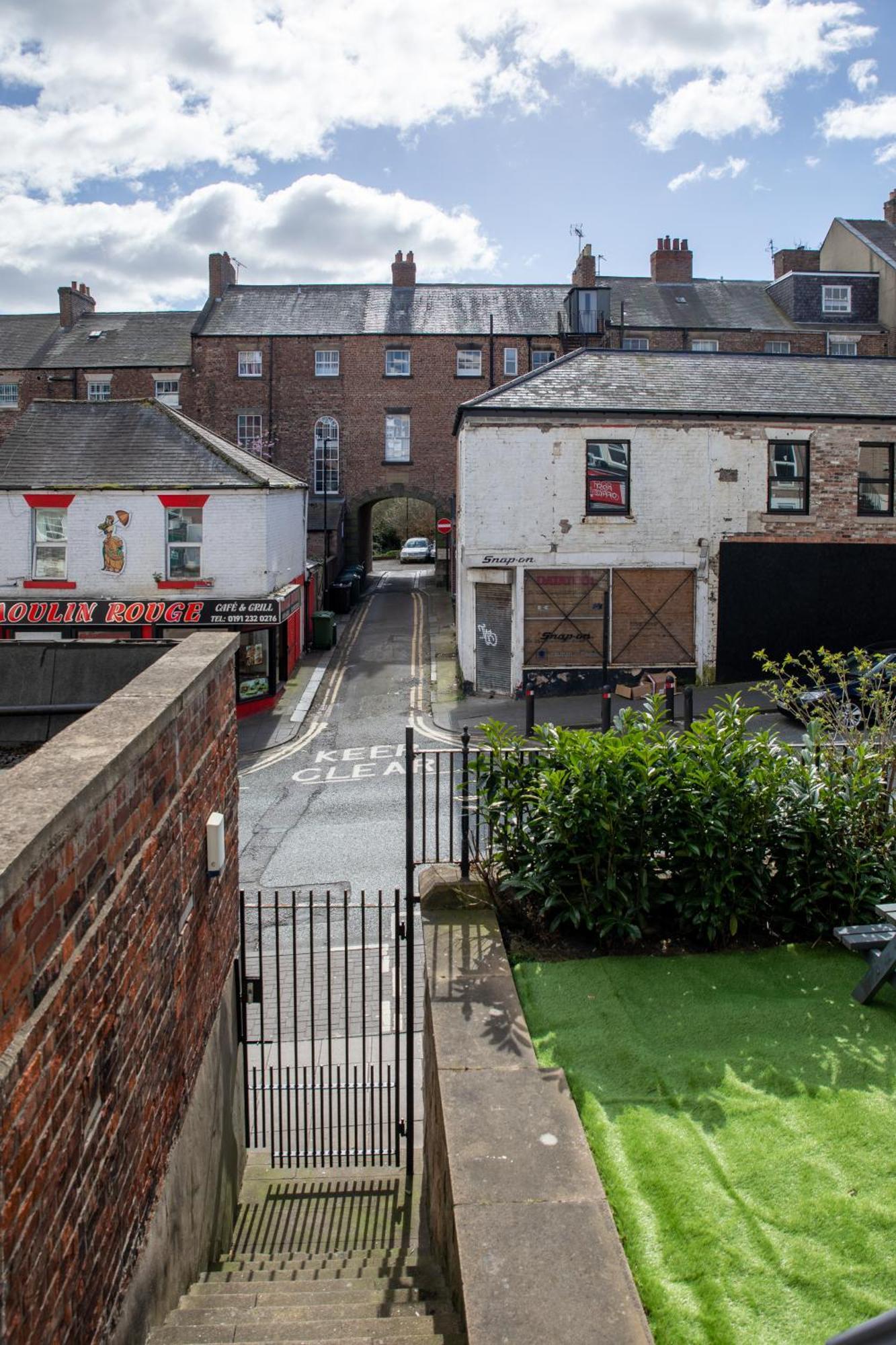 Newcastle City Centre Super Spacious Town House Free Parking And Wi-Fi Exterior photo