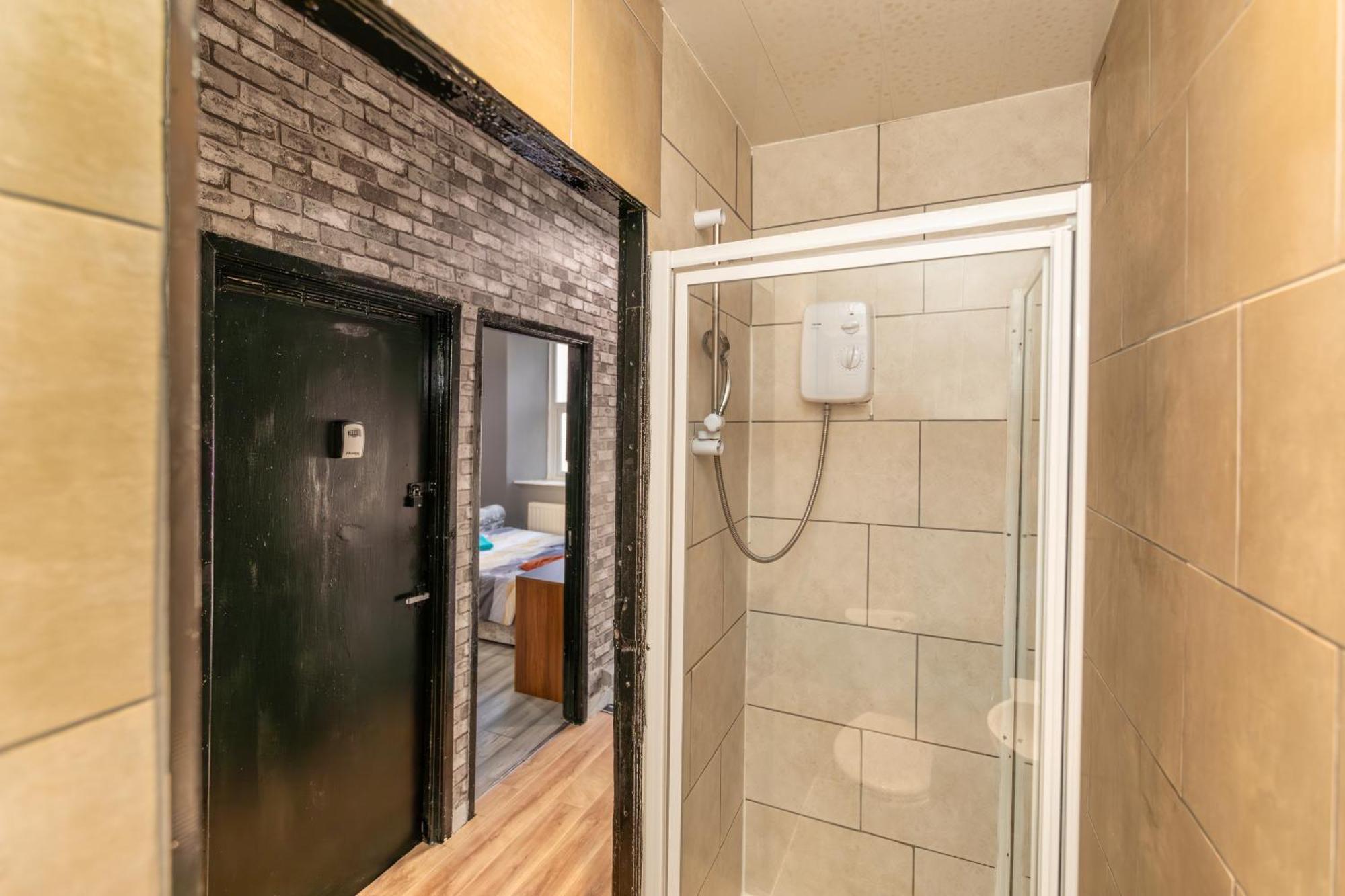Newcastle City Centre Super Spacious Town House Free Parking And Wi-Fi Exterior photo