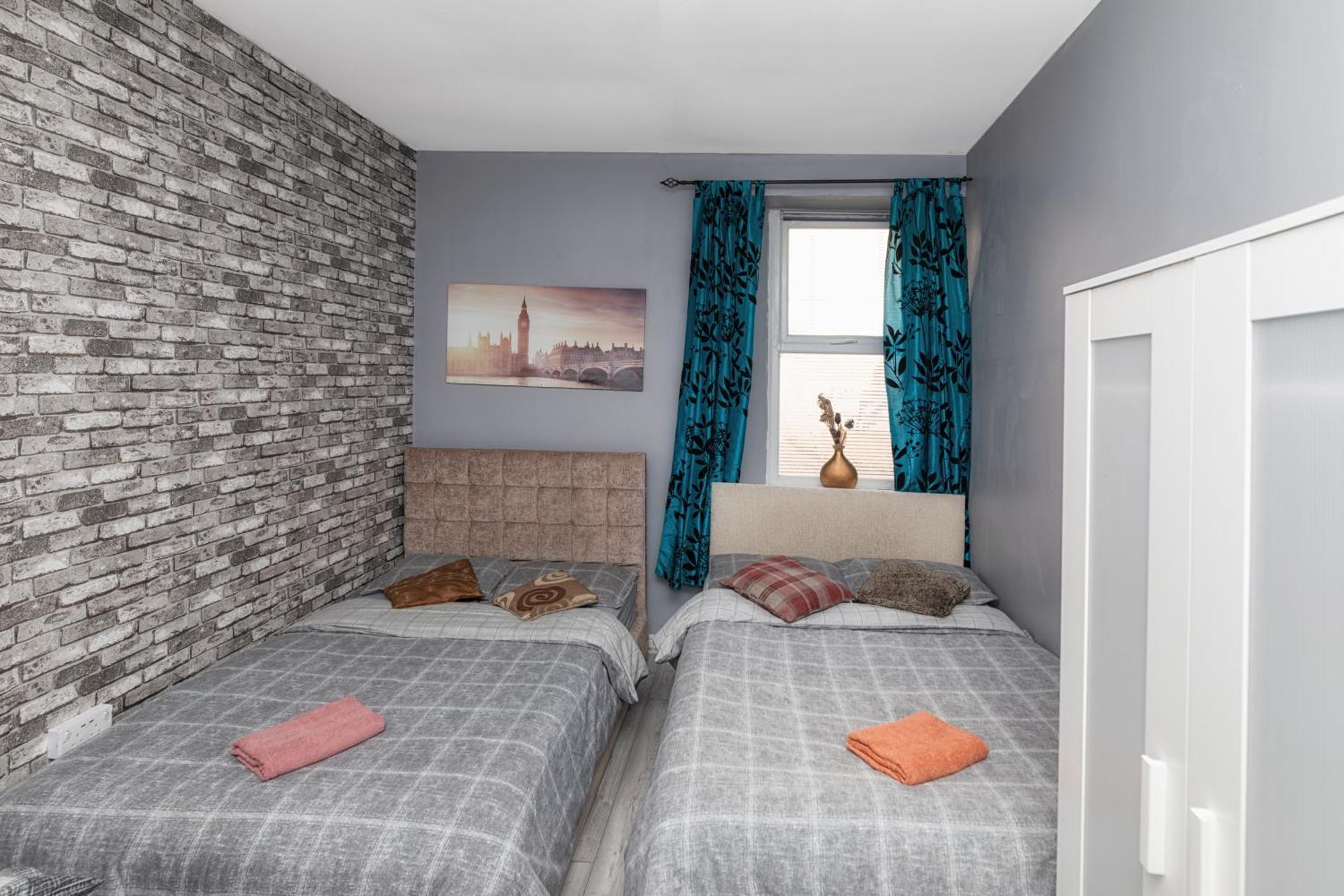 Newcastle City Centre Super Spacious Town House Free Parking And Wi-Fi Exterior photo