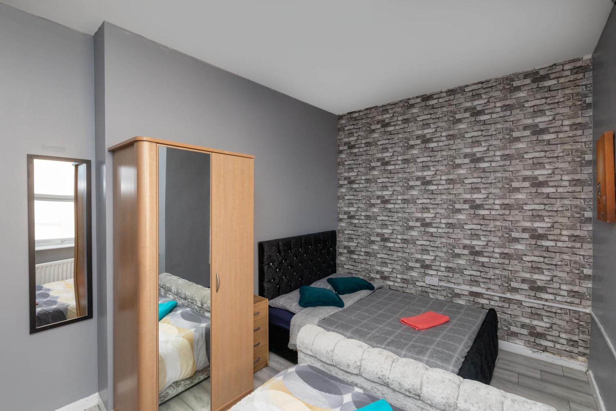 Newcastle City Centre Super Spacious Town House Free Parking And Wi-Fi Exterior photo