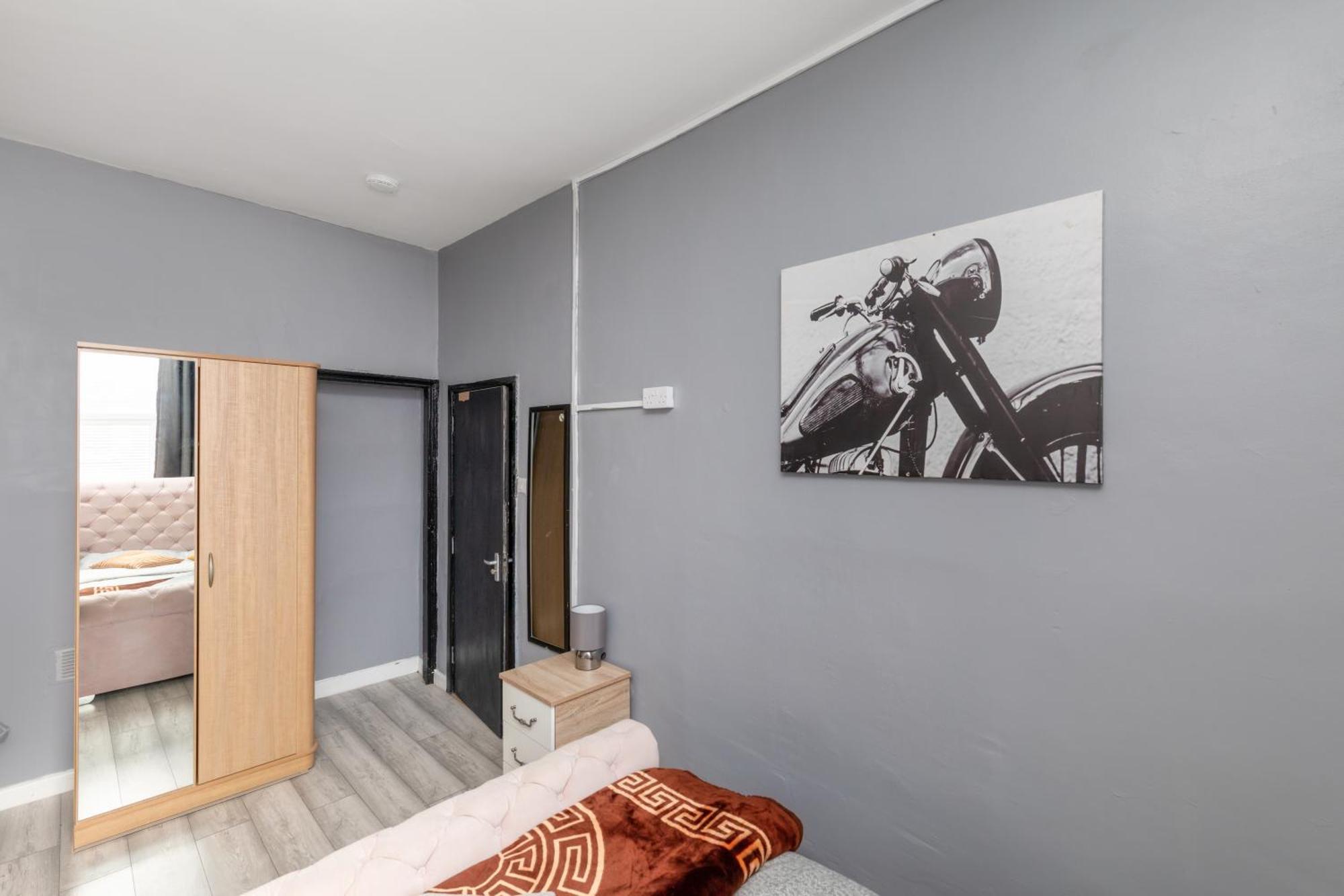Newcastle City Centre Super Spacious Town House Free Parking And Wi-Fi Exterior photo