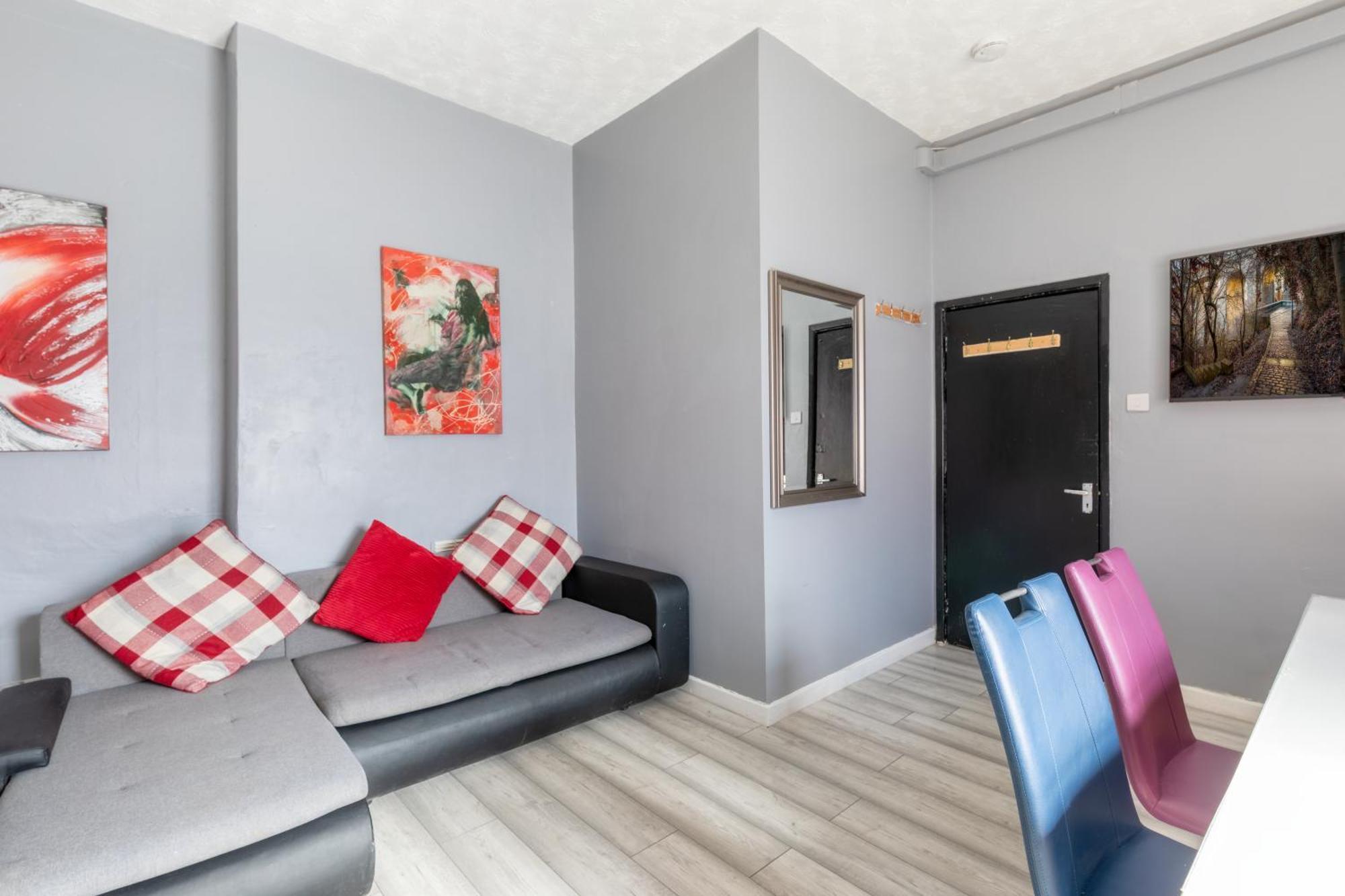 Newcastle City Centre Super Spacious Town House Free Parking And Wi-Fi Exterior photo