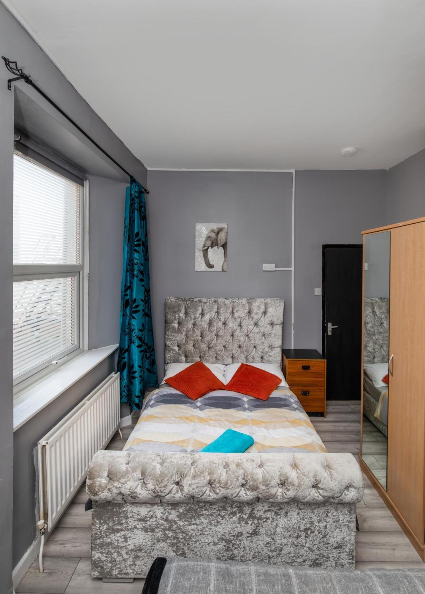 Newcastle City Centre Super Spacious Town House Free Parking And Wi-Fi Exterior photo